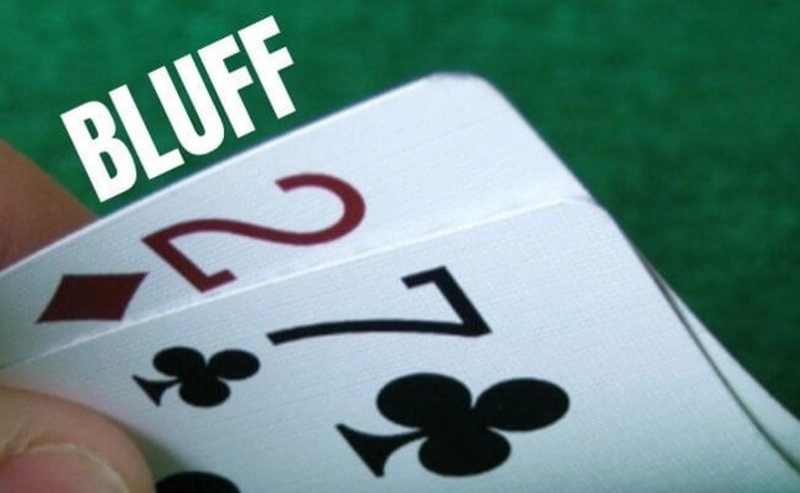 Đọc vị sau Flop sẽ dựa vào việc xem đối thủ chơi c-bet hay bluff
