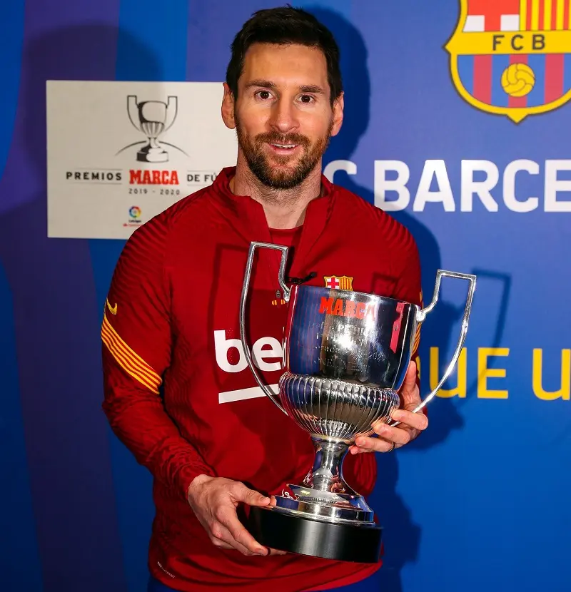 Lionel Messi nhận giải pichichi vào năm 2012-2013